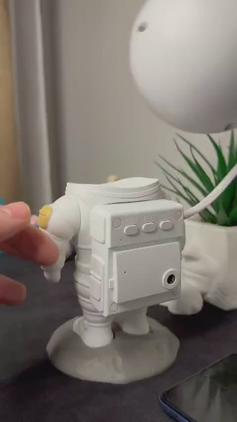 Astronaut Galaxy Projector – 360° Magnetic Star Light with Remote